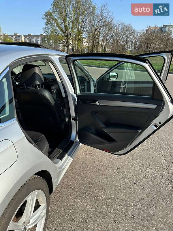 Седан Volkswagen Passat 2014 в Кропивницькому