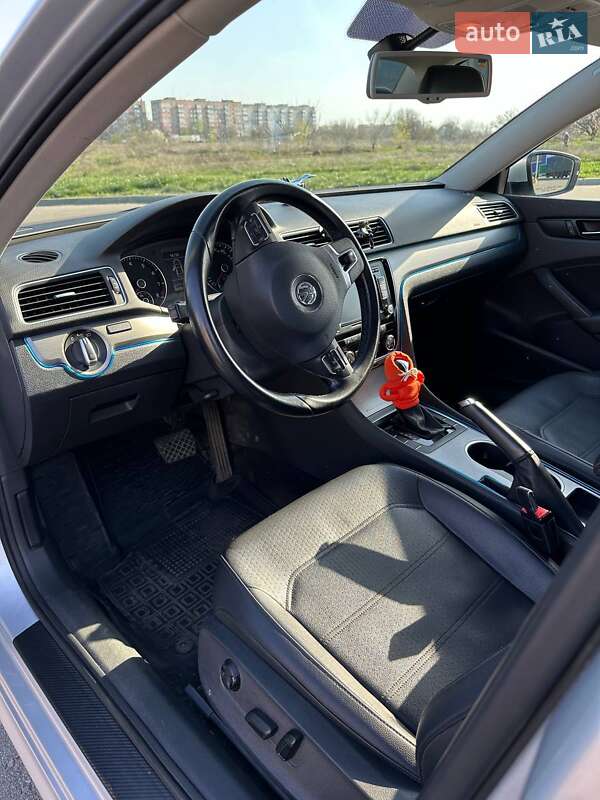 Седан Volkswagen Passat 2014 в Кропивницькому