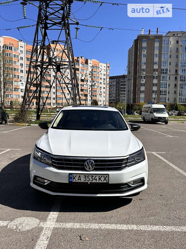 Седан Volkswagen Passat 2017 в Буче