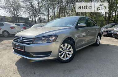 Седан Volkswagen Passat 2012 в Львові