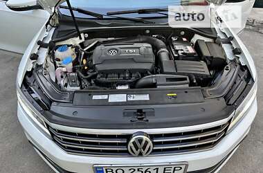 Седан Volkswagen Passat 2017 в Чорткове