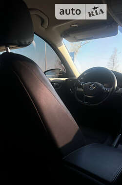 Седан Volkswagen Passat 2020 в Ромнах