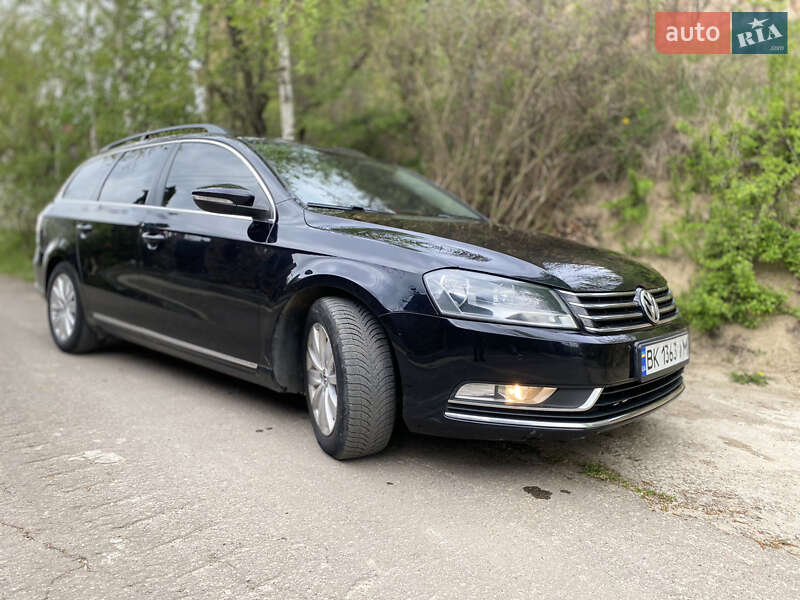 Универсал Volkswagen Passat 2013 в Ровно