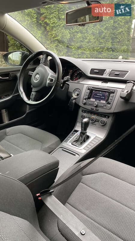 Универсал Volkswagen Passat 2013 в Ровно