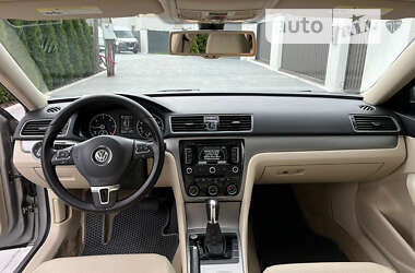 Седан Volkswagen Passat 2013 в Киеве