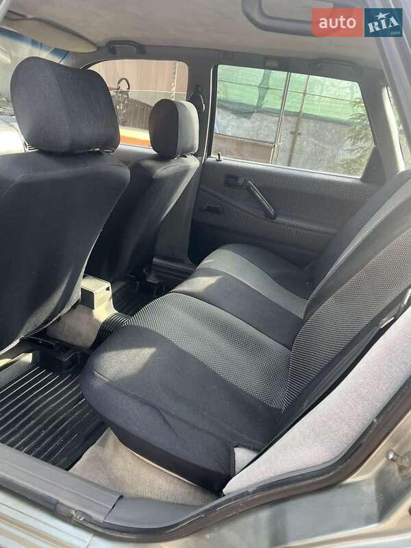 Седан Volkswagen Passat 1989 в Гайсине