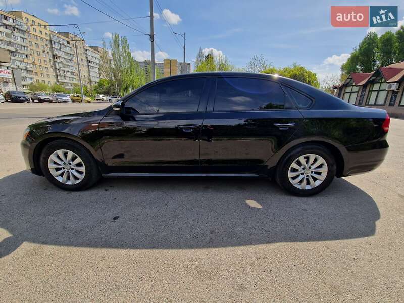 Седан Volkswagen Passat 2014 в Днепре