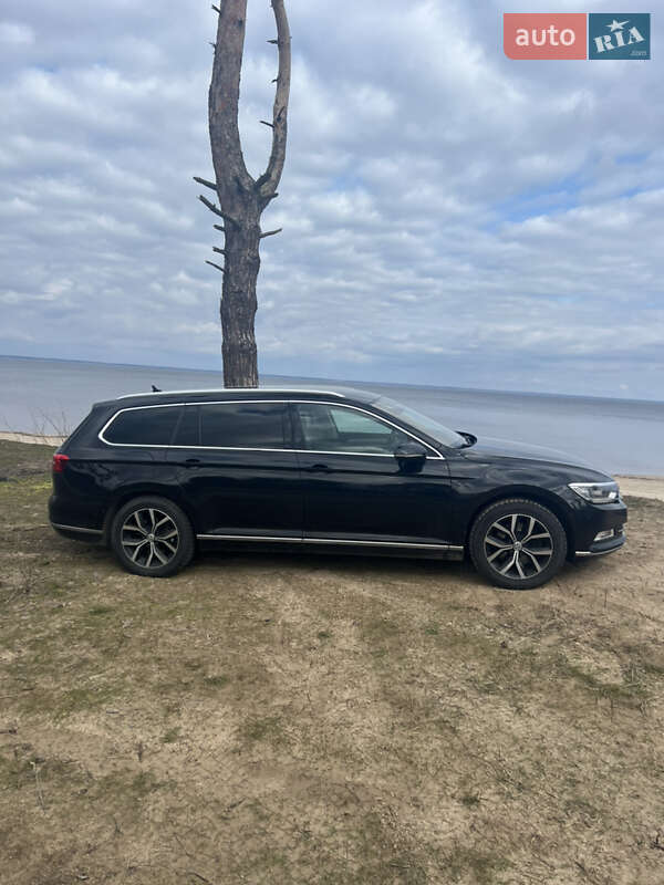 Универсал Volkswagen Passat 2015 в Нововолынске