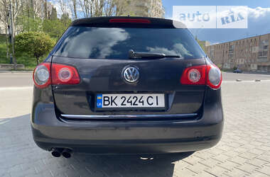 Универсал Volkswagen Passat 2008 в Ровно