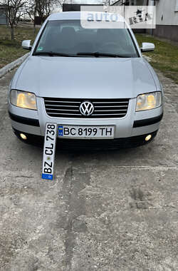 Седан Volkswagen Passat 2002 в Городку
