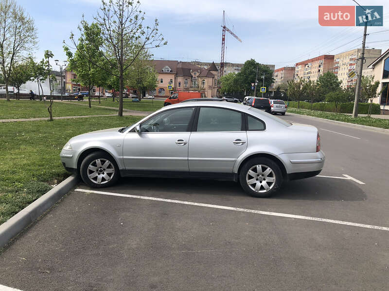 Седан Volkswagen Passat 2001 в Мукачево