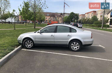 Седан Volkswagen Passat 2001 в 