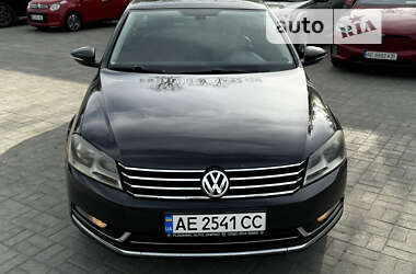 Седан Volkswagen Passat 2011 в Днепре