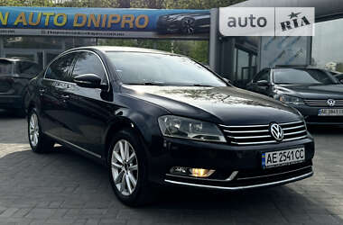 Седан Volkswagen Passat 2011 в Днепре