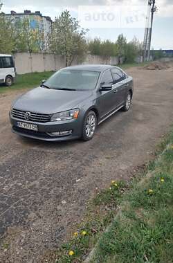 Седан Volkswagen Passat 2013 в Ивано-Франковске