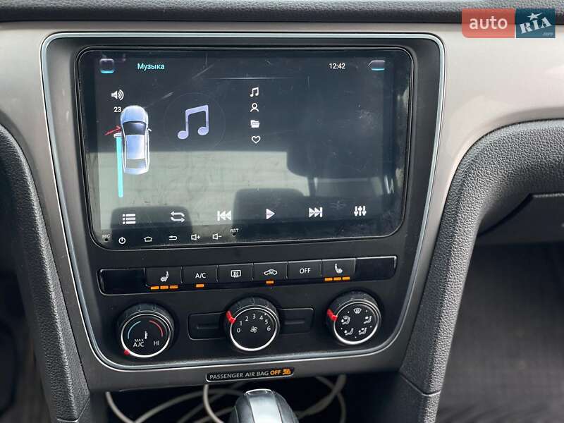 Седан Volkswagen Passat 2014 в Виннице