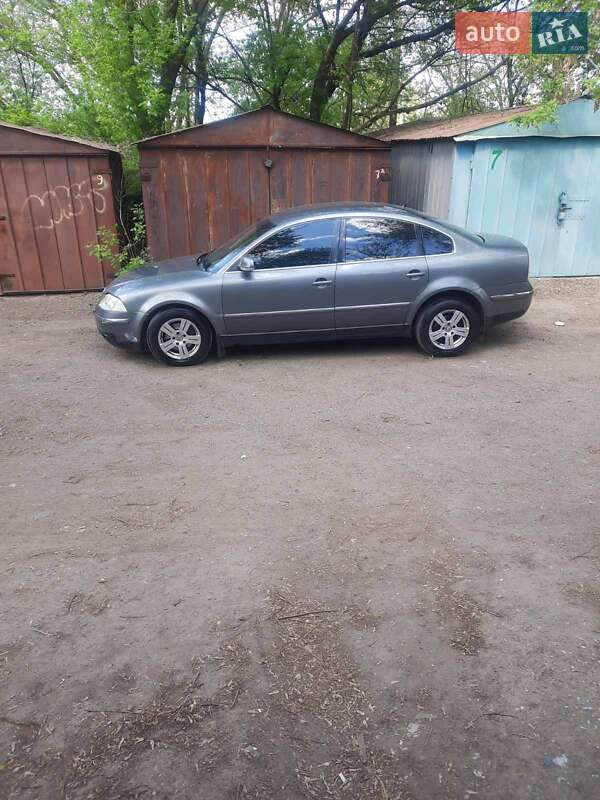 Седан Volkswagen Passat 2005 в Запорожье