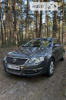 Седан Volkswagen Passat 2006 в Лебедине