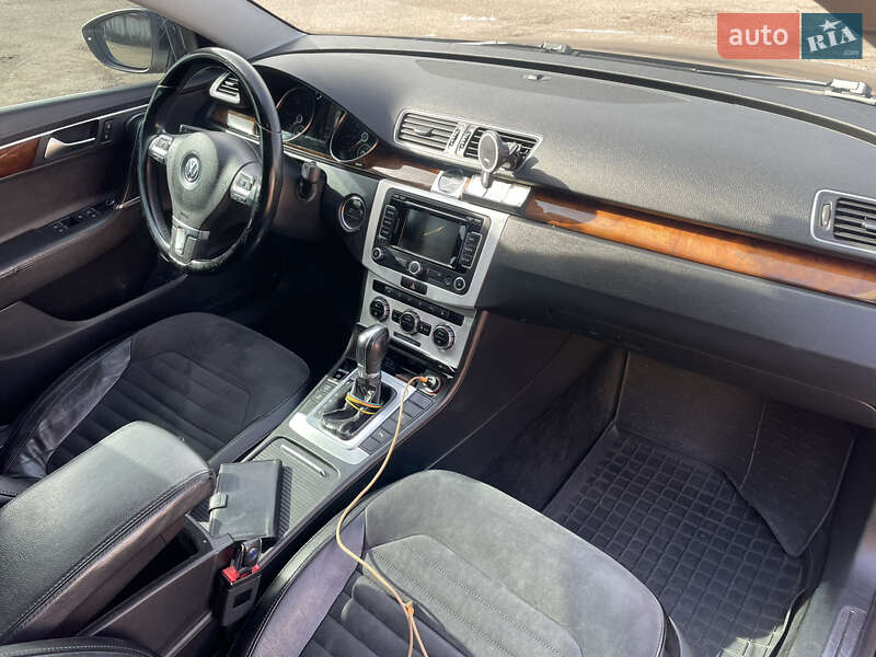 Универсал Volkswagen Passat 2012 в Чернигове