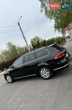 Універсал Volkswagen Passat 2012 в Києві