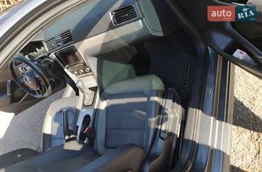 Седан Volkswagen Passat 2018 в Луцке