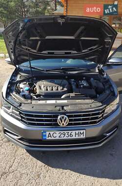 Седан Volkswagen Passat 2018 в Луцке