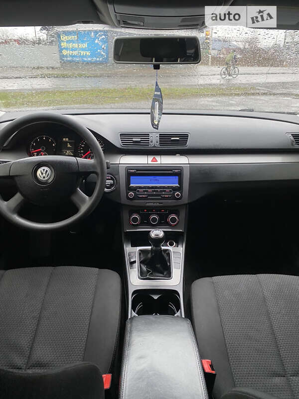 Універсал Volkswagen Passat 2010 в Ужгороді