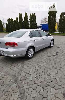 Седан Volkswagen Passat 2012 в Дубно