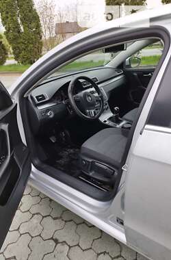 Седан Volkswagen Passat 2012 в Дубно