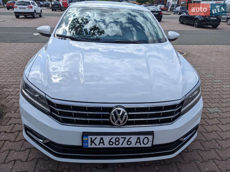 Седан Volkswagen Passat 2016 в Киеве