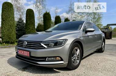 Седан Volkswagen Passat 2015 в Калуше