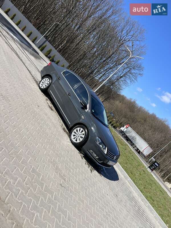 Седан Volkswagen Passat 2011 в Тернополе