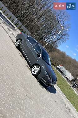 Седан Volkswagen Passat 2011 в Тернополе