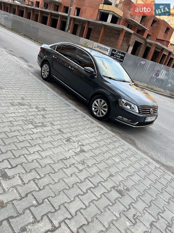 Седан Volkswagen Passat 2011 в Тернополе