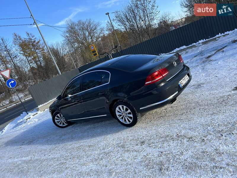 Седан Volkswagen Passat 2011 в Тернополе