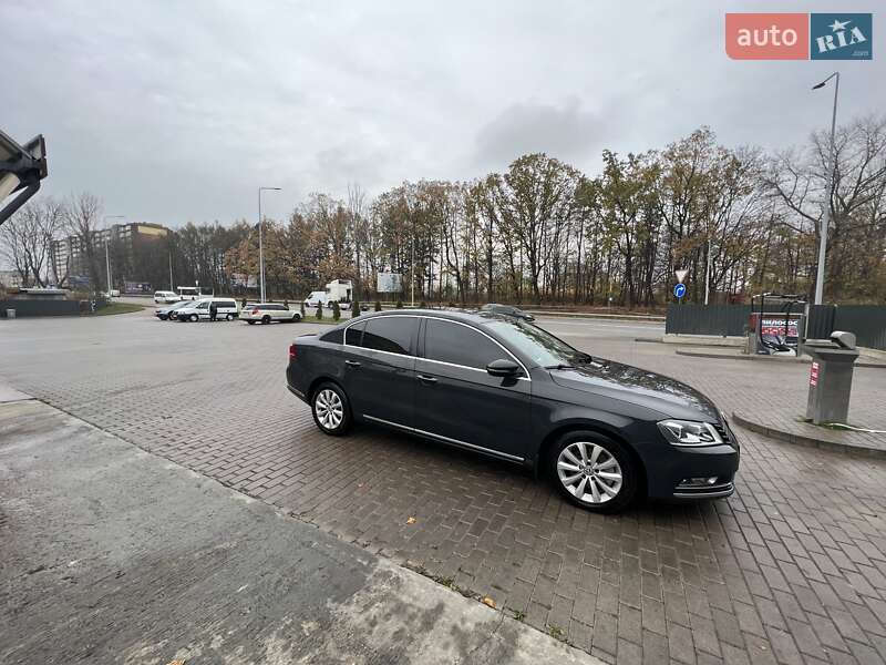 Седан Volkswagen Passat 2011 в Тернополе