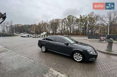 Седан Volkswagen Passat 2011 в Тернополе