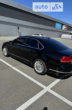 Седан Volkswagen Passat 2012 в Киеве