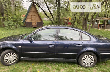 Седан Volkswagen Passat 1997 в Харькове