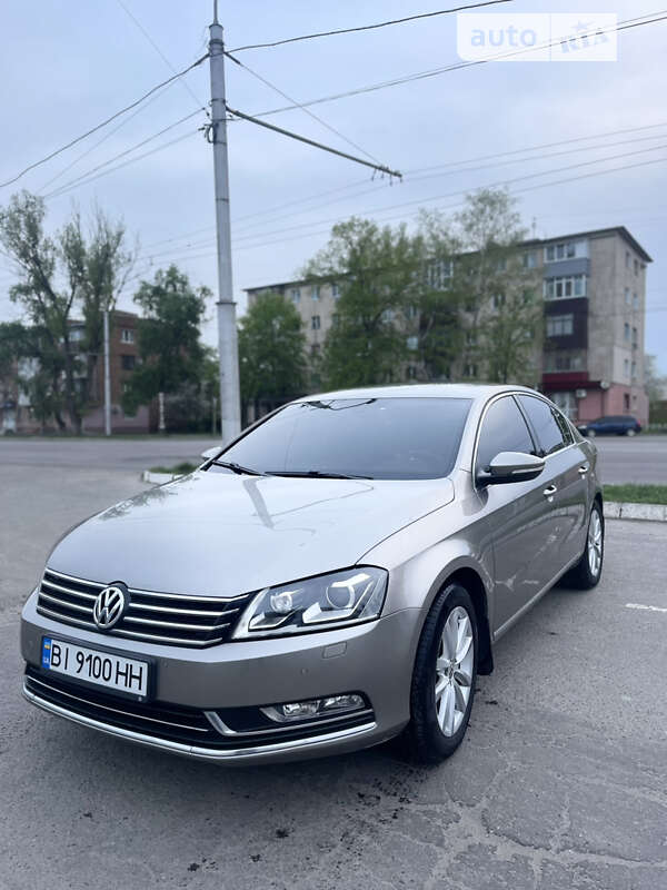 Седан Volkswagen Passat 2013 в Полтаве