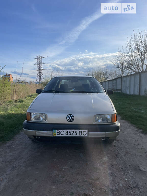 Седан Volkswagen Passat 1990 в Трускавце