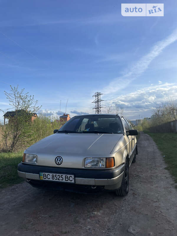Седан Volkswagen Passat 1990 в Трускавце фото 2 Седан Volkswagen Passat 1990 в Трускавце