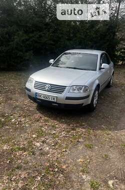 Седан Volkswagen Passat 2004 в Ровно