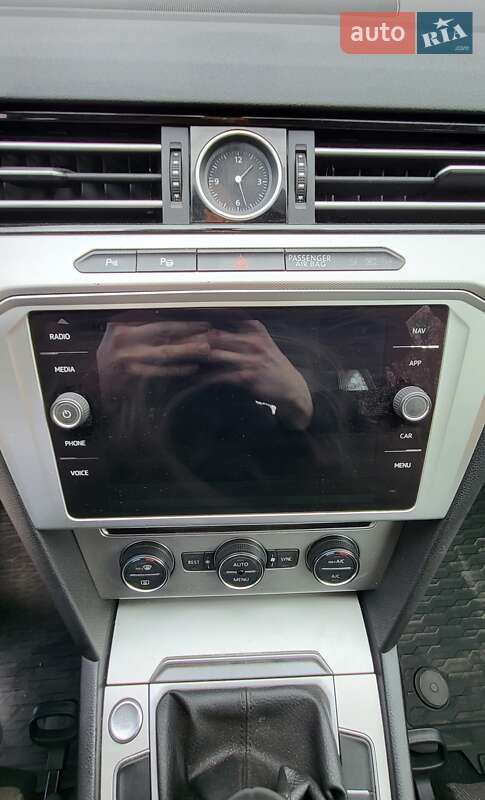 Универсал Volkswagen Passat 2017 в Днепре