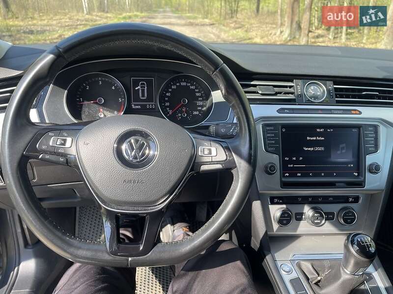 Універсал Volkswagen Passat 2015 в Коростені