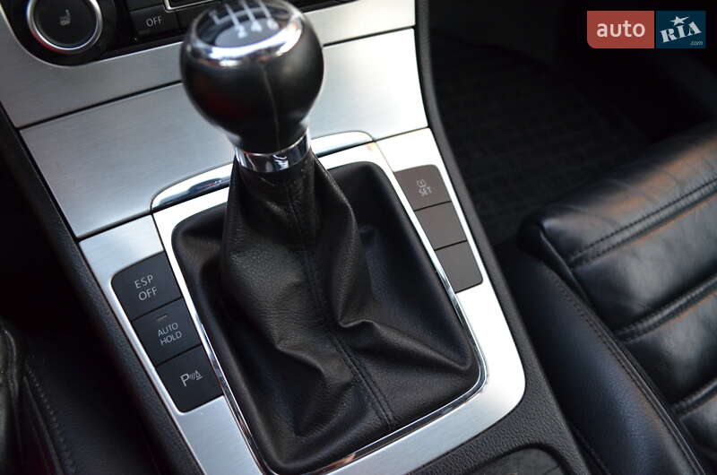 Универсал Volkswagen Passat 2010 в Борщеве