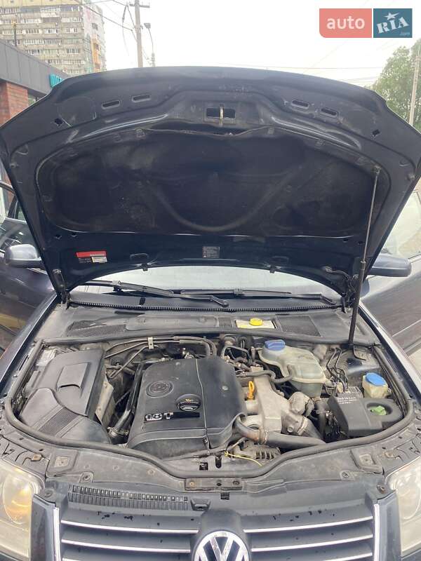 Седан Volkswagen Passat 2002 в Днепре