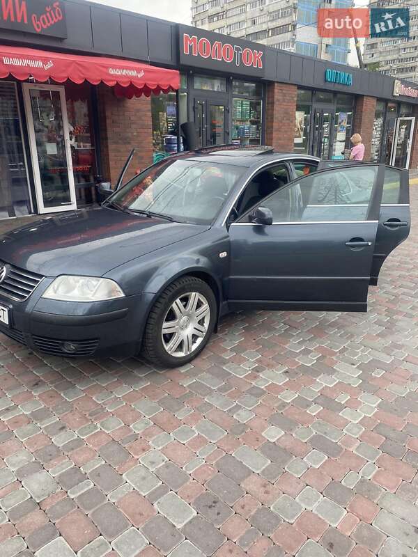 Седан Volkswagen Passat 2002 в Днепре