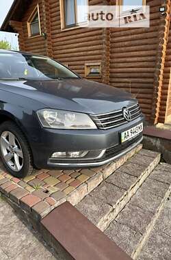 Седан Volkswagen Passat 2012 в Киеве