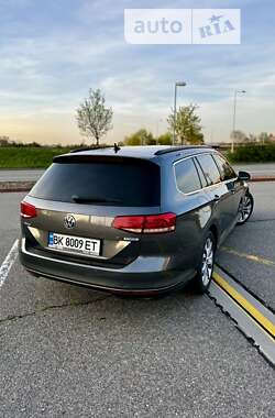 Универсал Volkswagen Passat 2016 в Рокитном